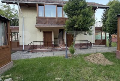 Casă individuală cu 3 camere în Zărnești