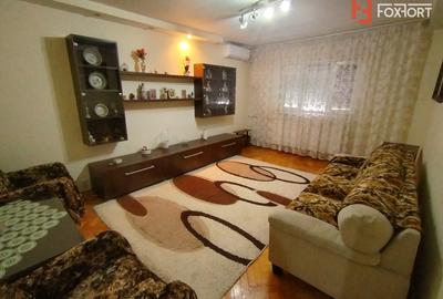 Apartament cu 3 camere decomandat, mobilat în Soarelui