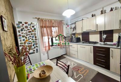 Apartament de inchiriat / 3 camere/ loc de parcare privat - 5