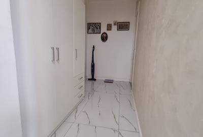 Apartament cu 3 camere decomandat în Dristor
