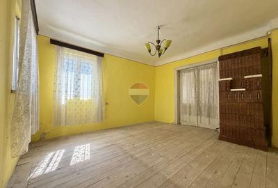 Casă cu teren 251 mp – zona Andronache, Strada Mențiunii - 11