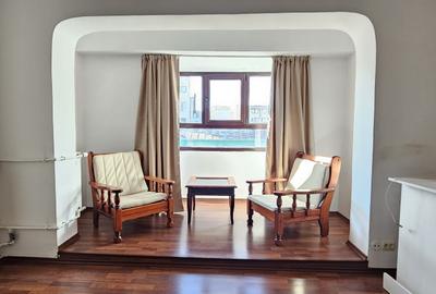 Apartament cu 2 camere decomandat în Calea Victoriei