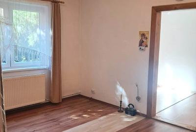 Apartament 2 camere la parter in Vasile Aaron - 4