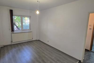 De inchiriat - Apartament 4 camere Metrou Brancoveanu - 1
