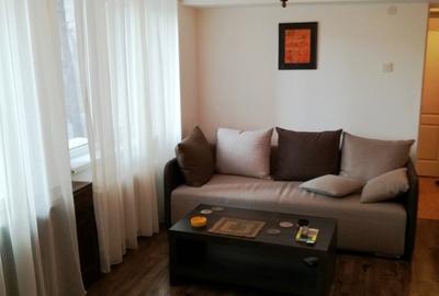 Apartament cu 2 camere semidecomandat, mobilat în Dacia