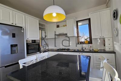 Apartament 3 camere 60mp,balcon,Europa, zona Luminia - 9