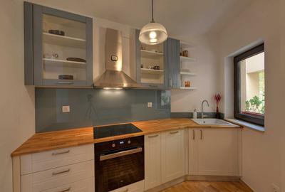Apartament cu 2 camere semidecomandat, mobilat în Unirii