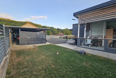 O casă superbă, construită pentru confort si eleganță - 22