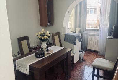 Vand 3 camere Steaua decomandat! - 1