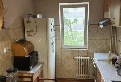 Apartament cu 2 camere semidecomandat în 1 Mai