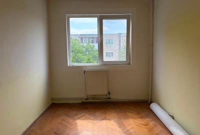 Apartament 3 camere | Piața Doina – Șagului | Etaj 3 | Centrală proprie | Boxă | - 3