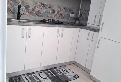 Garsoniera RENOVATA de la placa, CT, AC, mobila la comanda, utilata, etaj 2 - 4
