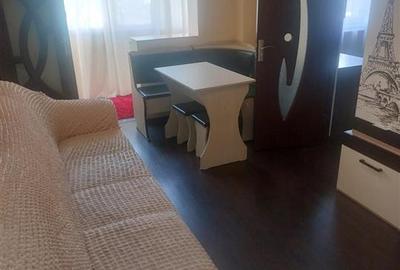 Apartament cu 2 camere semidecomandat, mobilat în Tătărași