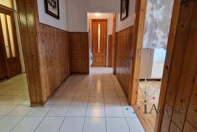 Apartament spațios, decomandat, în cartierul Noua - 11