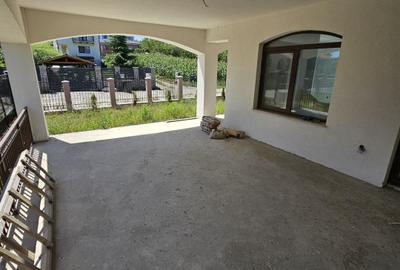 Casa individuala, 130 mp, Garaj, teren 380 mp, zona Dezmir - 5