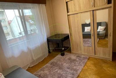 Apart.3 camere,decomandat, zona ultracentrală, lângă Fac. de Drept, Magheru - 6