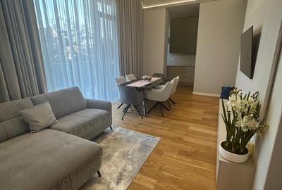 Apartament cu 4 camere decomandat în Cotroceni