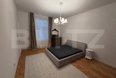 Apartament cu 3 camere semidecomandat, mobilat în Gruia