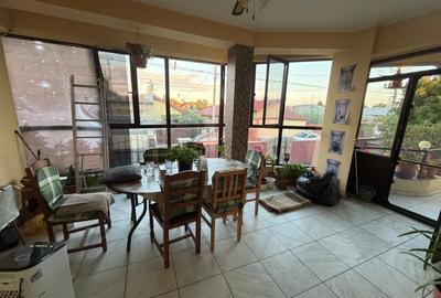 Vila individuala, demisol + p+2, 396mp utili, curte, garaj, centrala proprie - 2