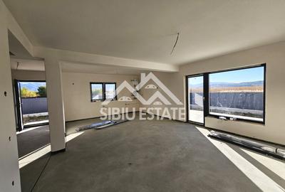 Casa 5 camere, TEREN MARE, pret BUN - 15