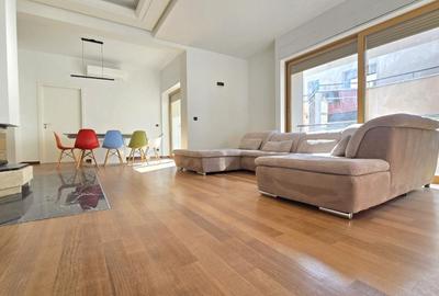 Apartament cu 5 camere în Primăverii