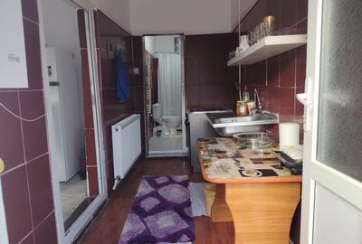 🏡 CASĂ DE VÂNZARE ÎN ZONA CENTRALĂ – STRADA DEMOCRAȚIEI | 43.000 € - 1