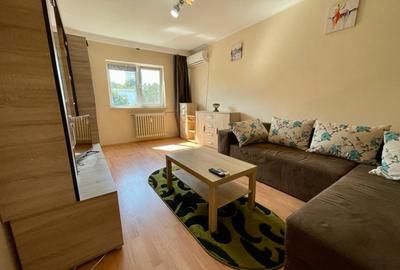 Apartament cu 2 camere decomandat, mobilat în Podul de Fier