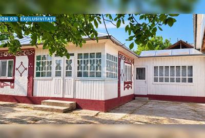 Casa taraneasca cu teren intravilan 2332 mp Strateni Lozna Botosani - 1