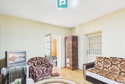 Casa în Cuvin la poalele dealului - 8