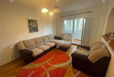 Apartament cu 4 camere decomandat, mobilat în Mihai Viteazul