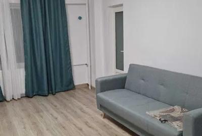 Apartament cu 3 camere decomandat, mobilat în Păcii