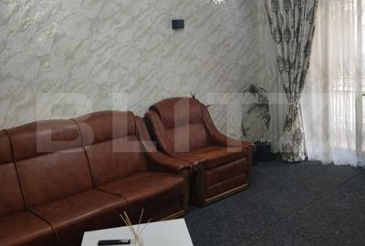 Apartament cu 3 camere semidecomandat, mobilat în Central