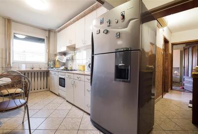 Apartament cu 3 camere decomandat în Rogerius