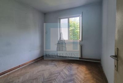 Apartament 3 camere semidecomandat ,etaj 1 - zona Vlahuta. - 4