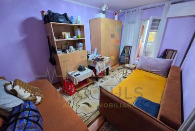 Etaj intermediar. Bucatarie si balcon din constructie. Mobilat si utilat. - 1