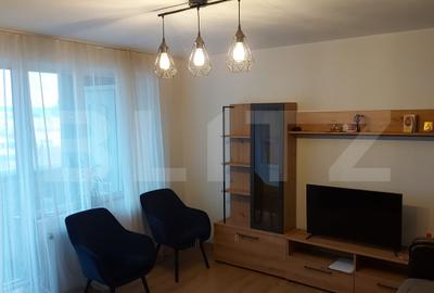 Apartament cu 3 camere decomandat, mobilat în Tudor