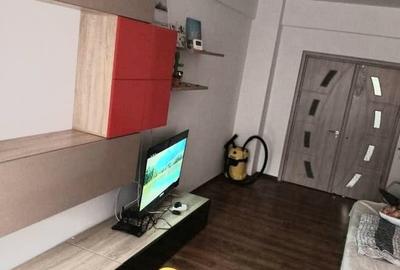 Apartament cu 2 camere decomandat, mobilat în Palazu Mare