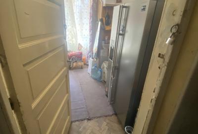 Garsonieră decomandată, mobilată în Sărari