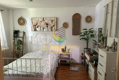Apartament cu 3 camere decomandat, mobilat în Berceni