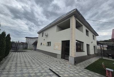 Vila spatioasa vedere padure, cu 6 camere,2 bai,toate UTILITATILE,curte 600 mp - 1