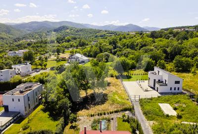 Teren 1340 mp în Cisnădioara – Cu Vedere la Cetatea Medievală și Munții Făgăraș - 6