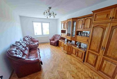 Vand apartament 3 camere, Tg. Mures, str. Rozmarinului - 1