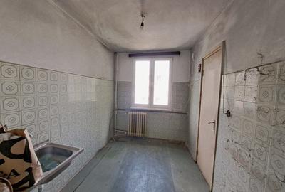 Apartament 3 cam. dec - Drumul Taberei–Valea Ialomiței - etaj 3 - bloc anvelopat - 9