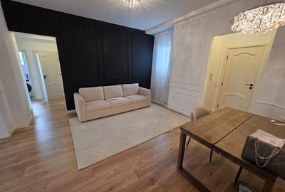Apartament cu 3 camere semidecomandat, mobilat în Universitate