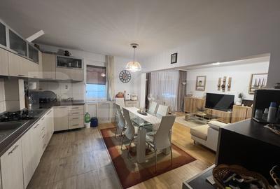 Apartament cu 3 camere decomandat, mobilat în Unirii