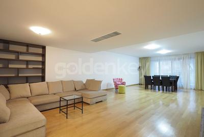 Apartament cu 3 camere decomandat în Kiseleff