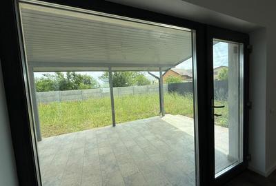 Case individuale cu 4 camere si mansarda. Teren 400 mp. Comision 0 - 14