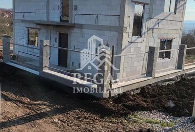 Casă individuală cu 4 camere în Periferie