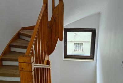 Apartament 5 camere în vila, etaj 1 j și mansarda - 5