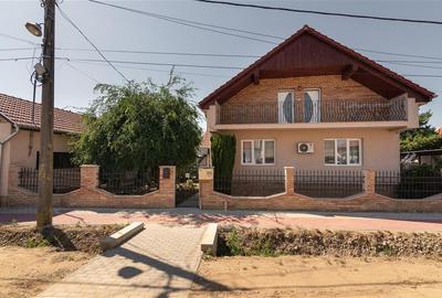 Casă individuală cu 6 camere în Sântion